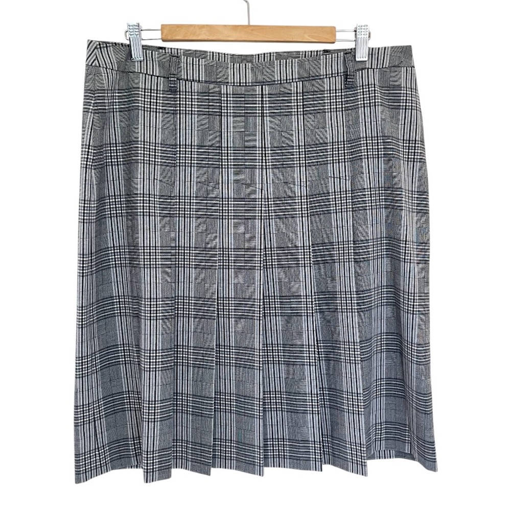Emma & James Plaid Pleated Mini Skirt